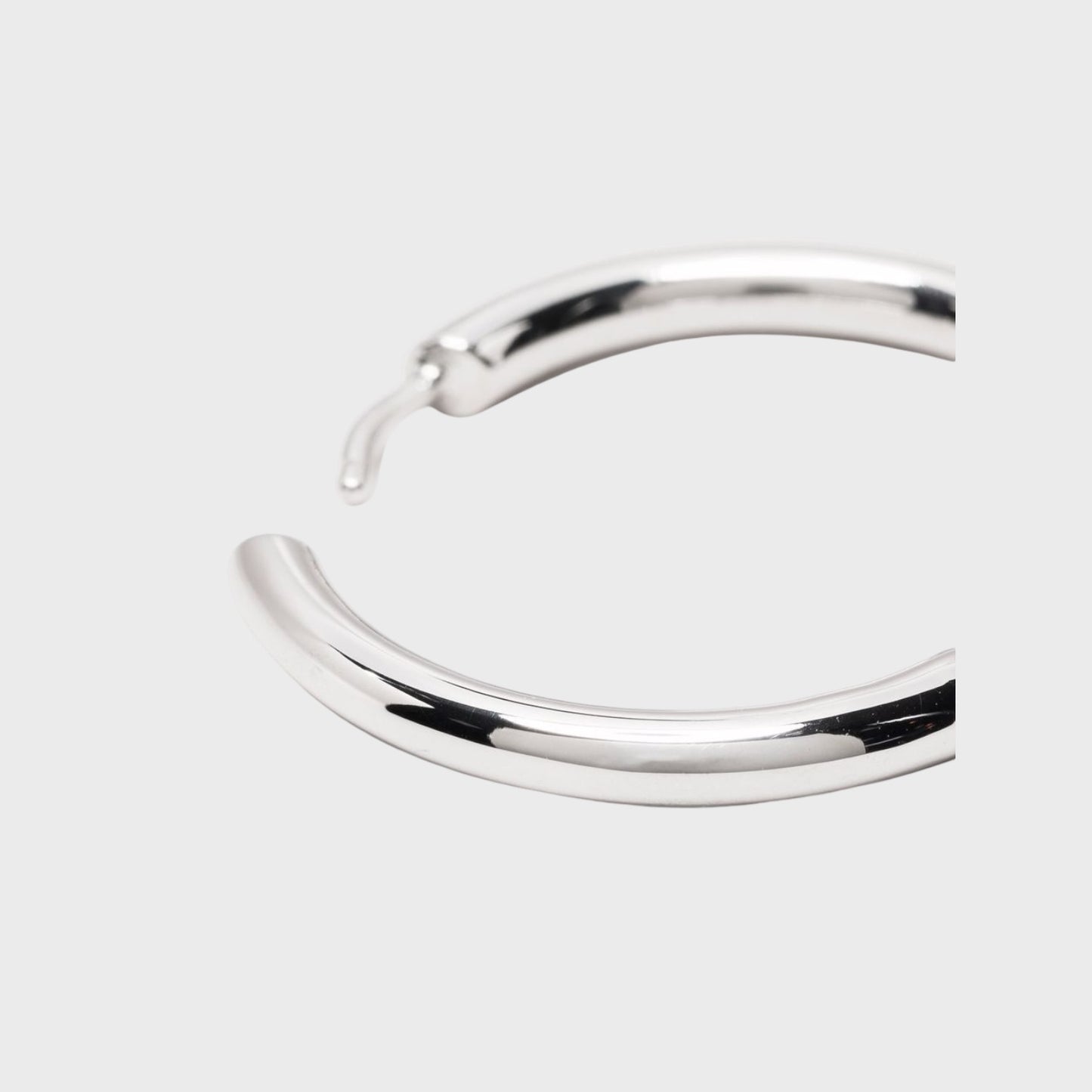 Tom Wood - Classic Hoop Earrings Small - Silver