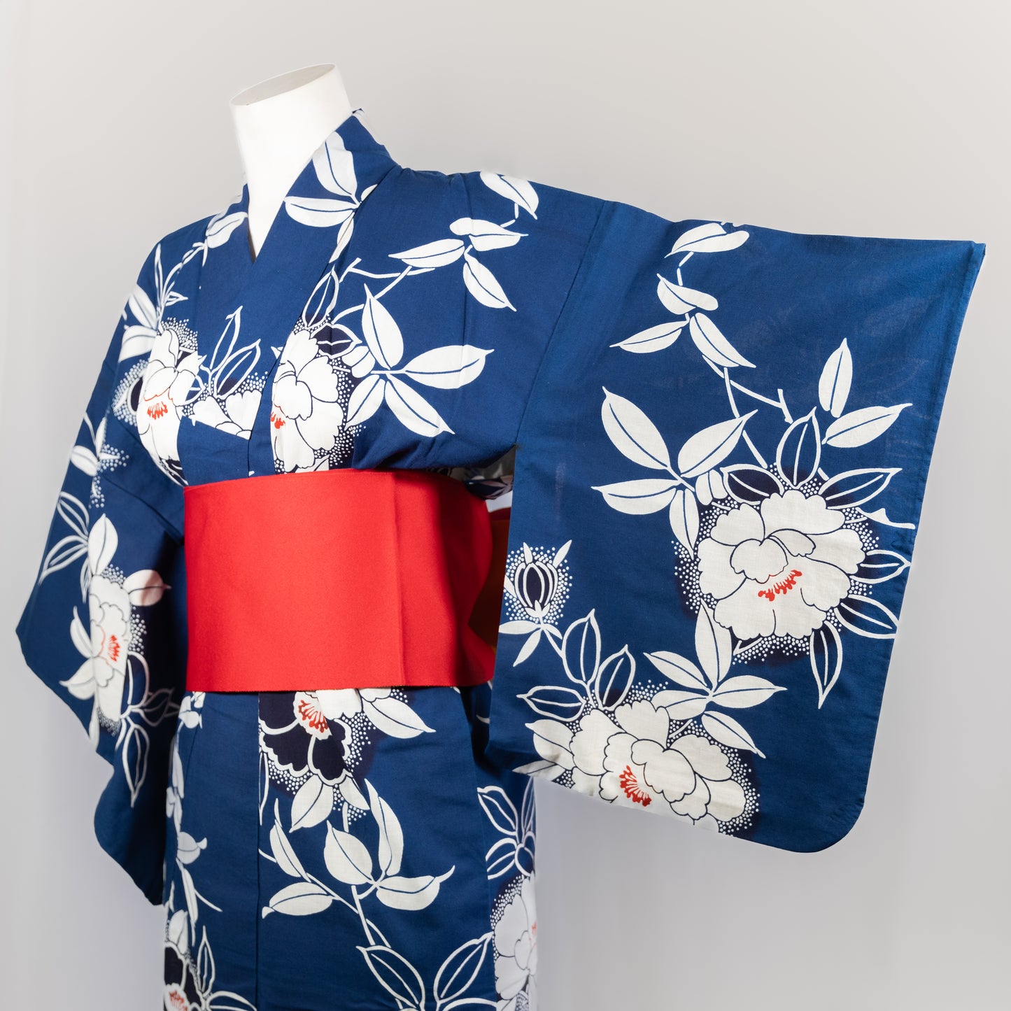 Vintage Retro Yukata Kimono - Camellias in Navy