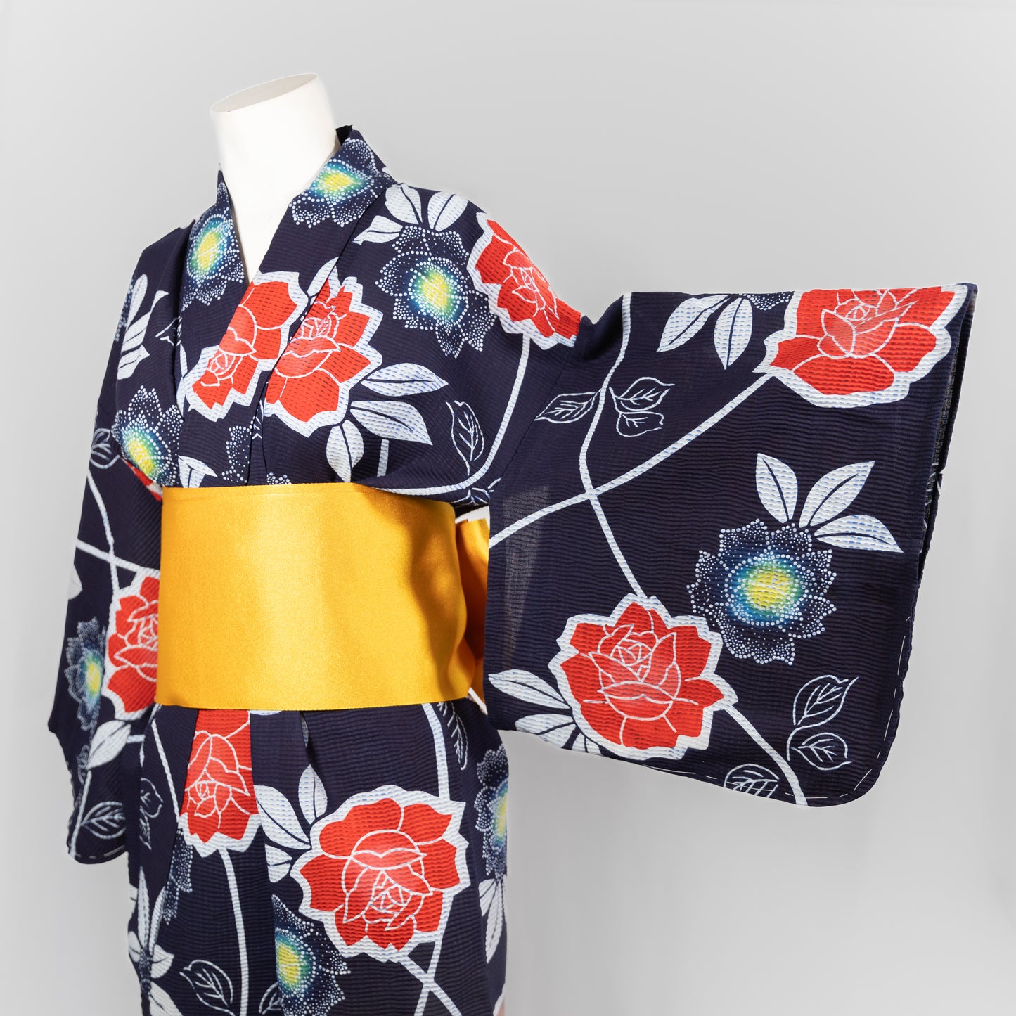 Vintage Retro Yukata Kimono - Roses in Navy