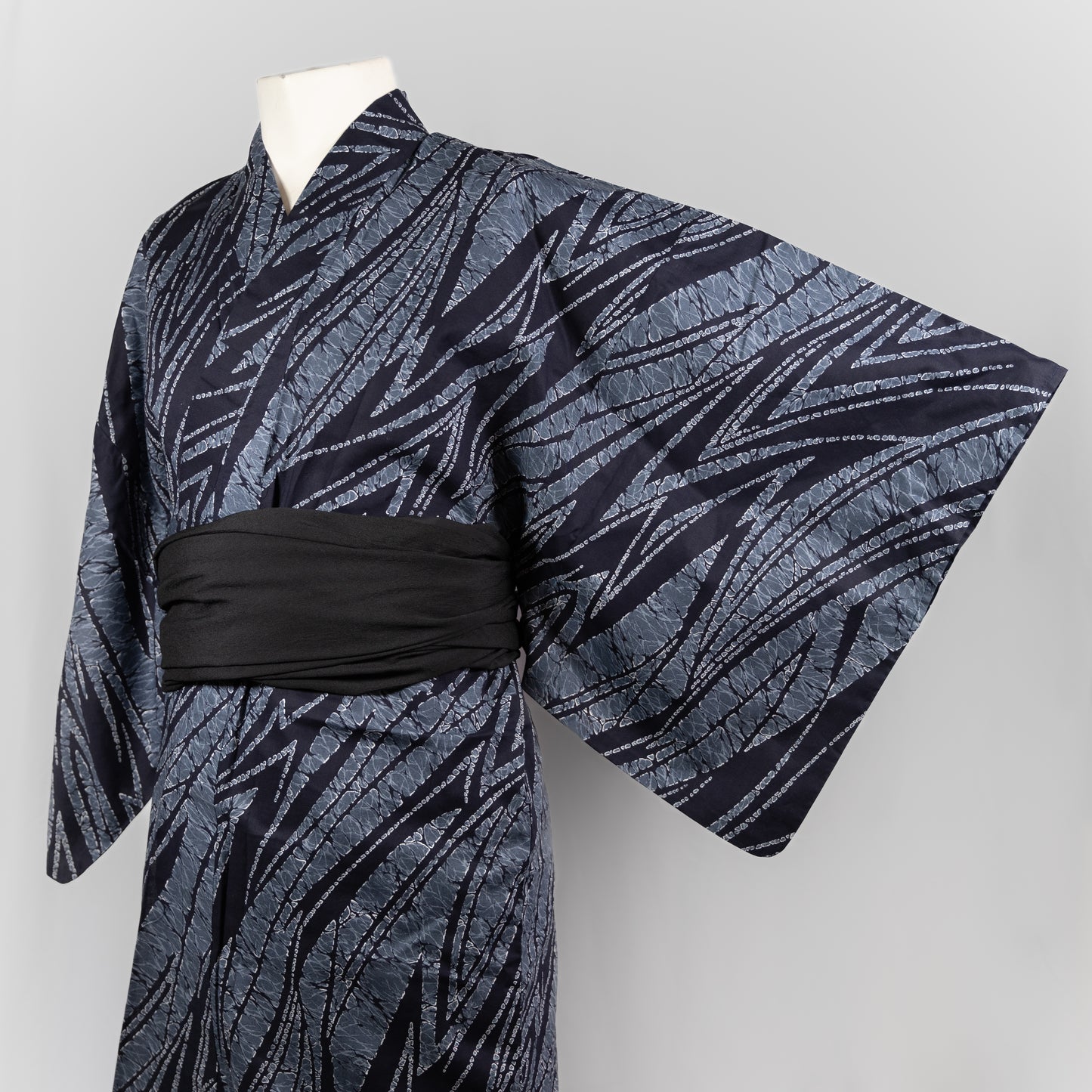 Men's Vintage Yukata Kimono - Gray & Black