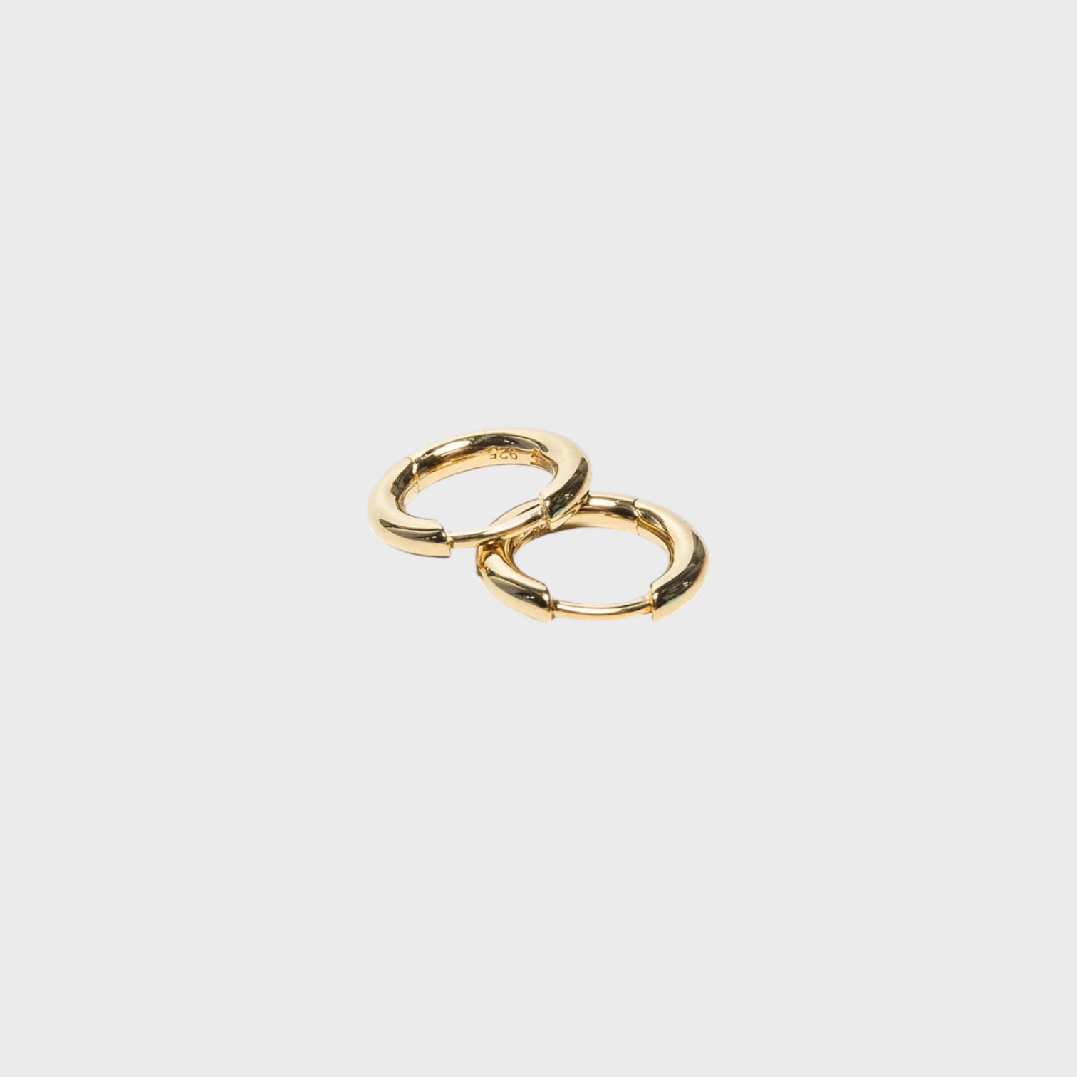 TOM WOOD classic hoop gold small Classic Hoops Small Gold – Tom Wood