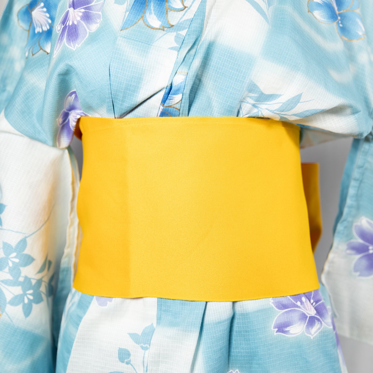 Vintage Yukata Kimono - Flowers in Pale blue