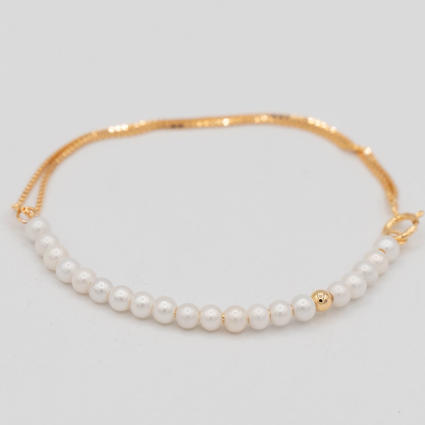 Stellar Hollywood - Pearl Chain Bracelet - Gold